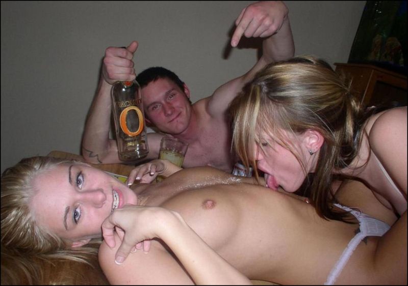 Losing strip poker party front Porn top image FREE image