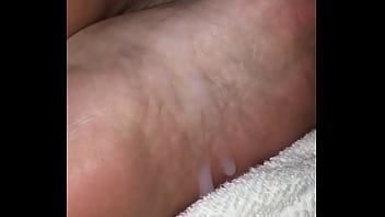 Subwoofer reccomend ashtons best friend licks feet while