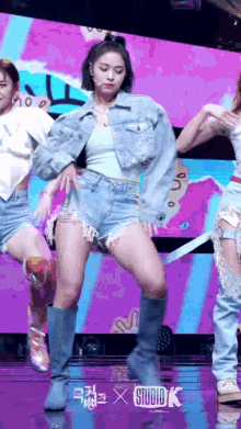 Sexy kpop girl dancing booty shorts