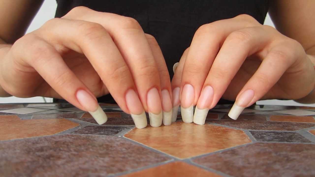 Long natural nails scratching