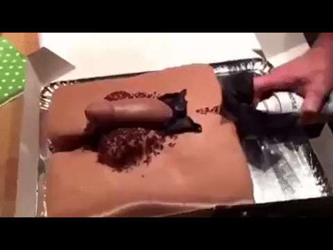 Parallax reccomend each other with cake