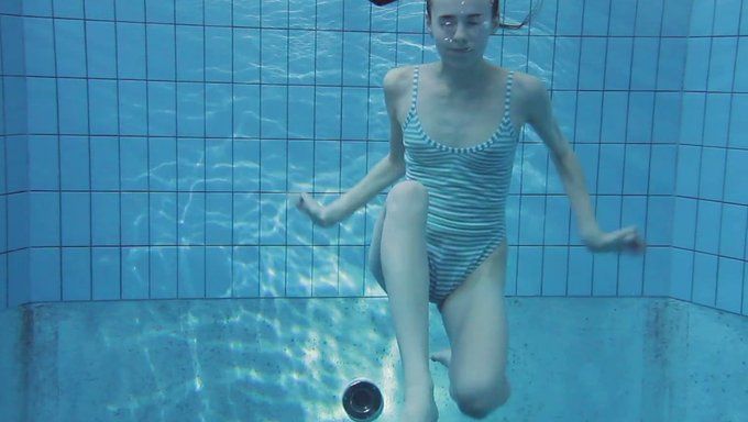 Boobs nude underwater