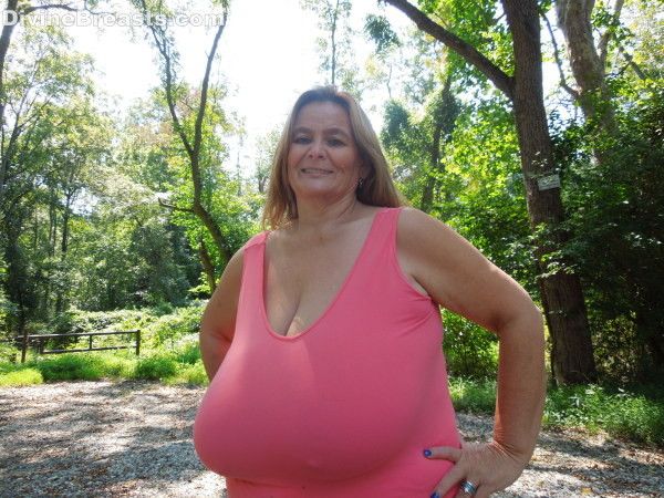 Huge breasts outdoor fuck