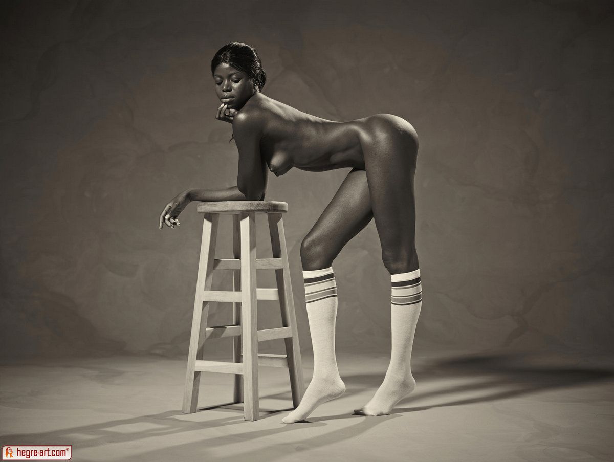 Ebony babe nude athletic