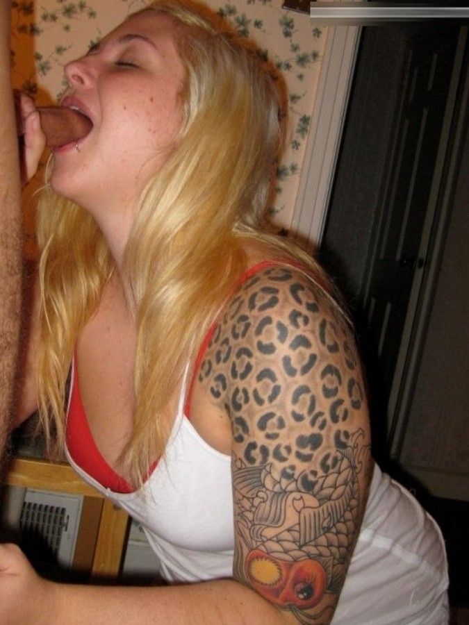 Tattooed woman suck dick and facial